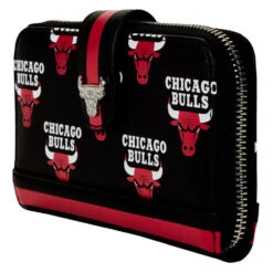 Loungefly NBA Chicago Bulls Logo Wallet -Loungefly NBAWA0002 LFNBACHICAGOBULLSLOGOSNAPWALLET SIDE 127 1000x ec5a9416 45b5 4e44 ae4e 2cad644817d4