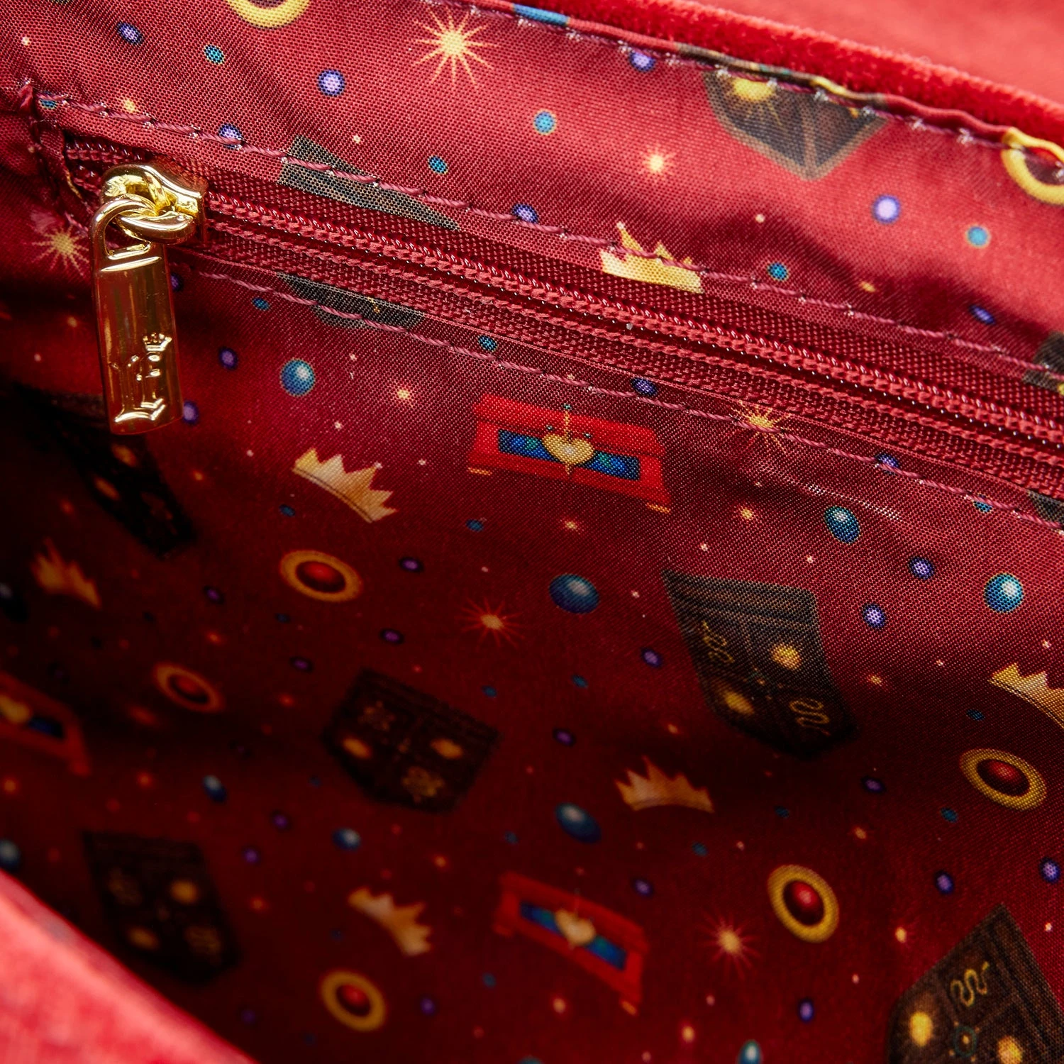 Loungefly Disney Snow White Evil Queen Throne Crossbody Bag 7 Loungefly Disney Snow White Evil Queen Throne Crossbody Bag - Image 5